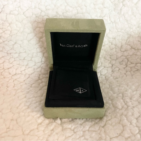 Van Cleef & Arpels Gift Box Set - Picture 6 of 6